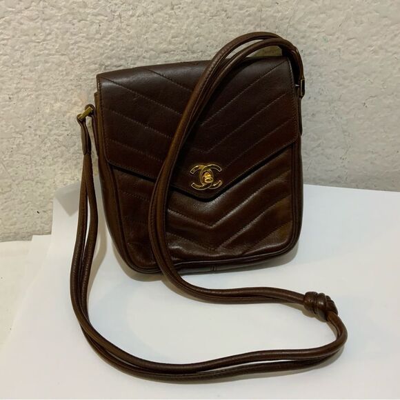Chanel Vintage CC Turnlock Crossbody Bag Envelope Flap Chevron Lambskin… - Picture 6 of 16